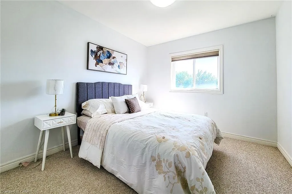 33 Marina Point Crescent