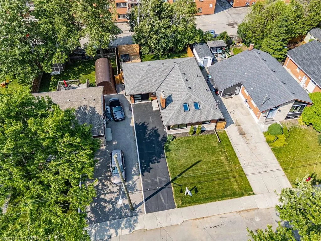 15 Hardale Crescent