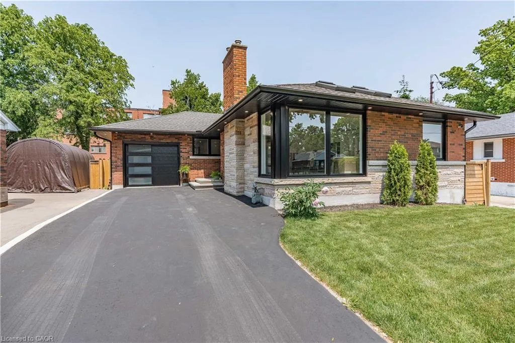 15 Hardale Crescent