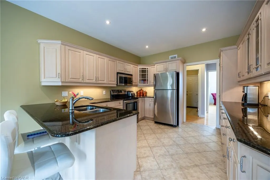 17 Werret Avenue