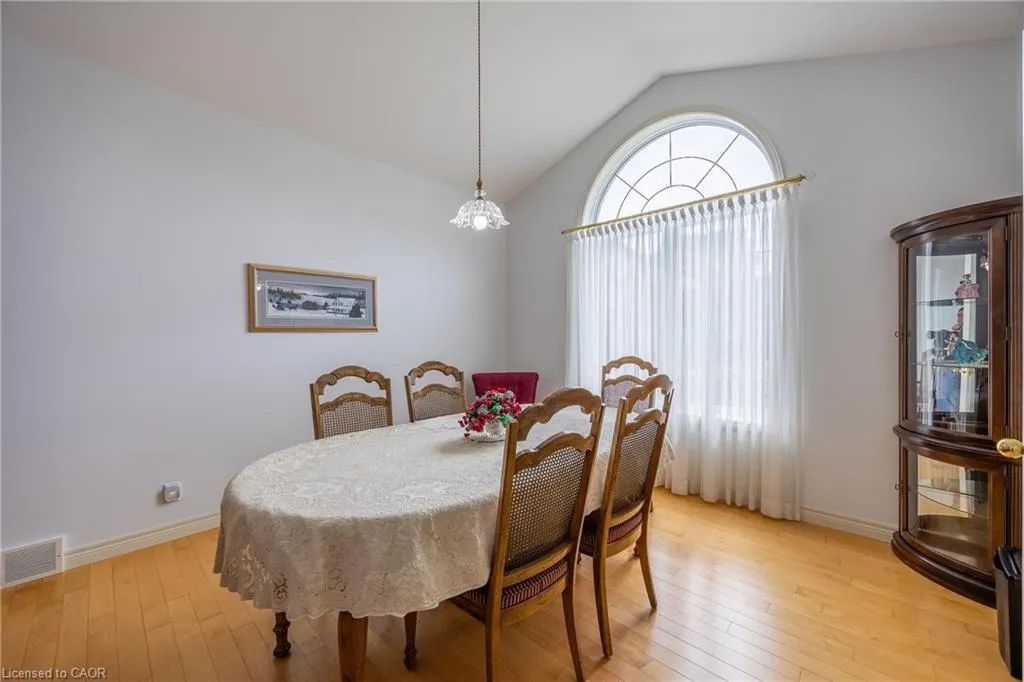 17 Werret Avenue