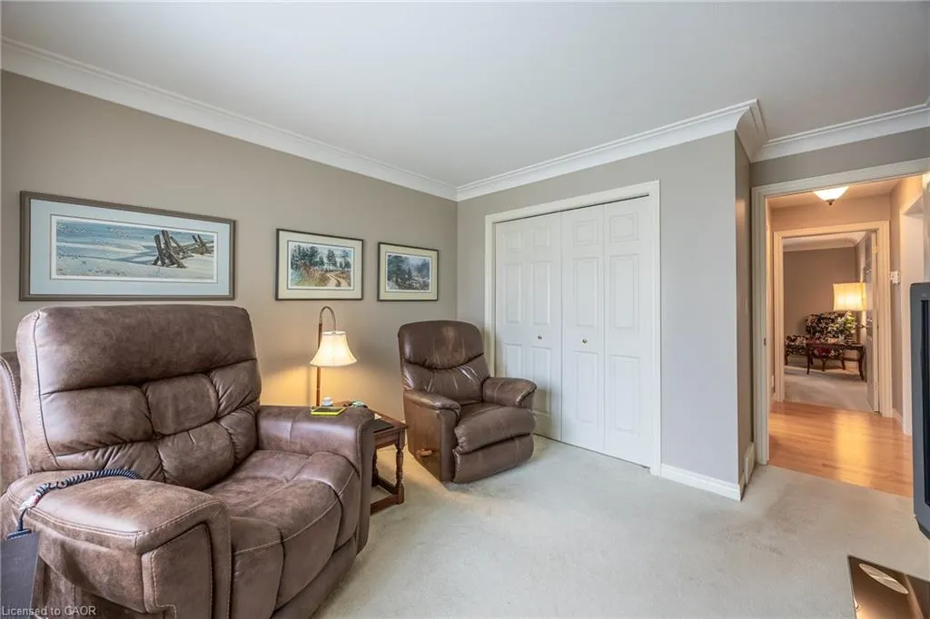 17 Werret Avenue