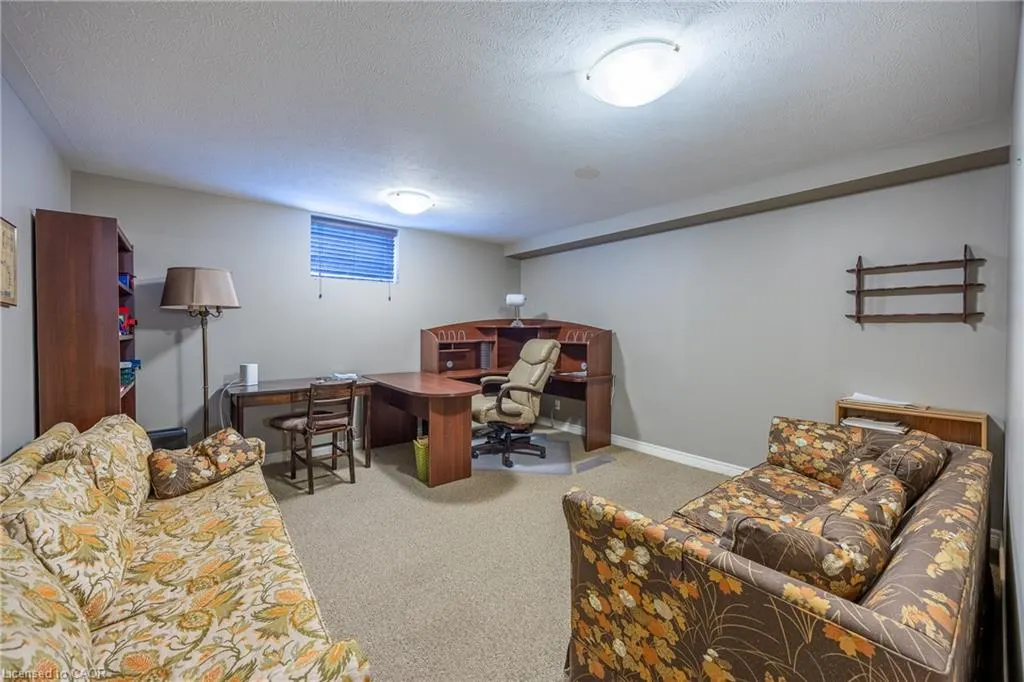 17 Werret Avenue