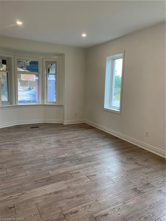 299 Bridgeport Road E, #MAIN