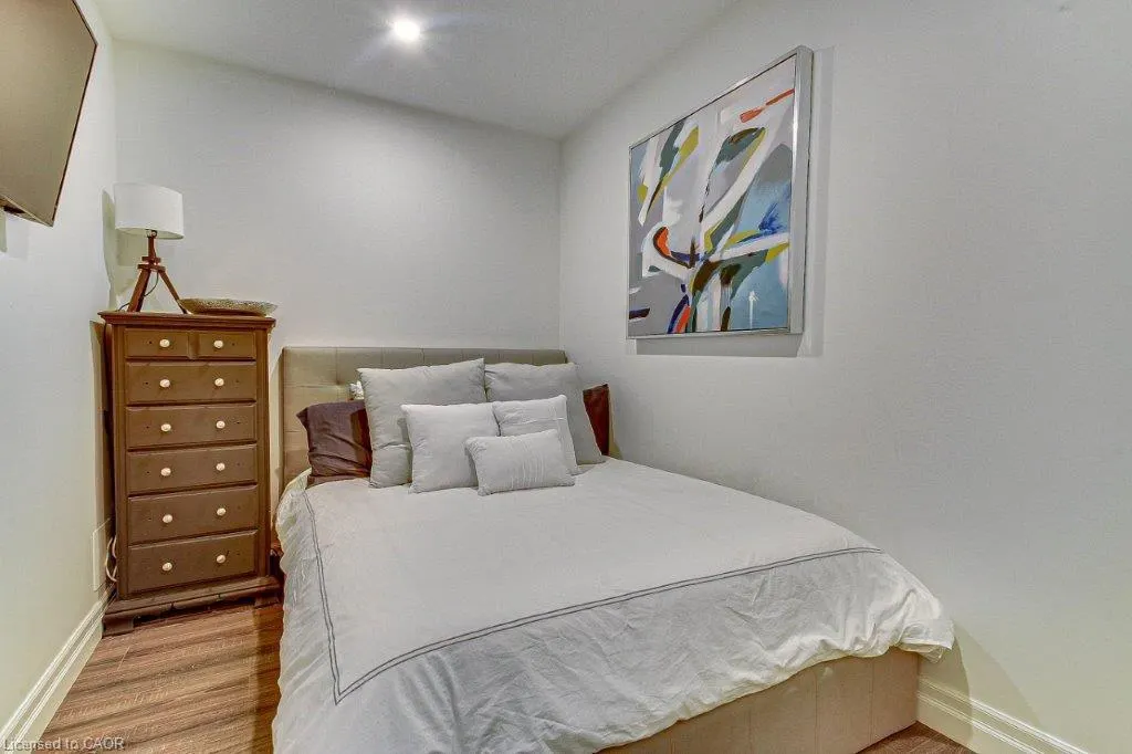 38 Harbour Street, #214