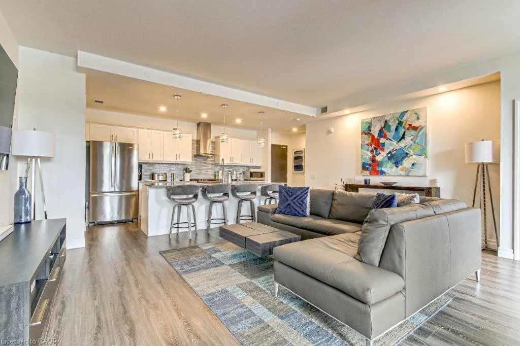 38 Harbour Street, #214