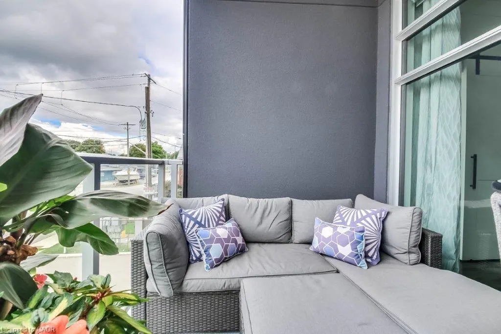 38 Harbour Street, #214