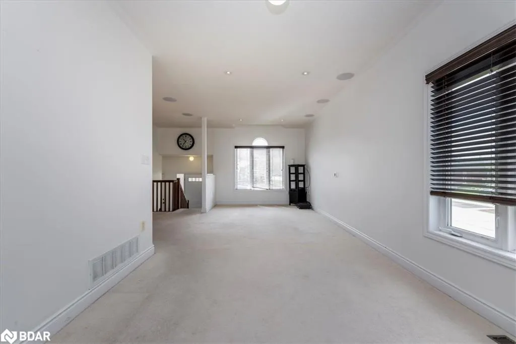 33 Primrose Crescent