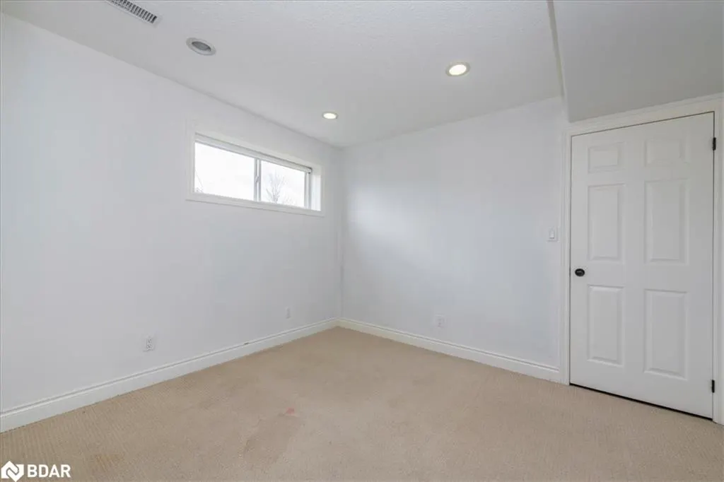 33 Primrose Crescent