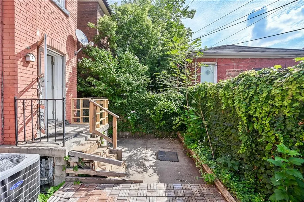 334 Cannon Street E