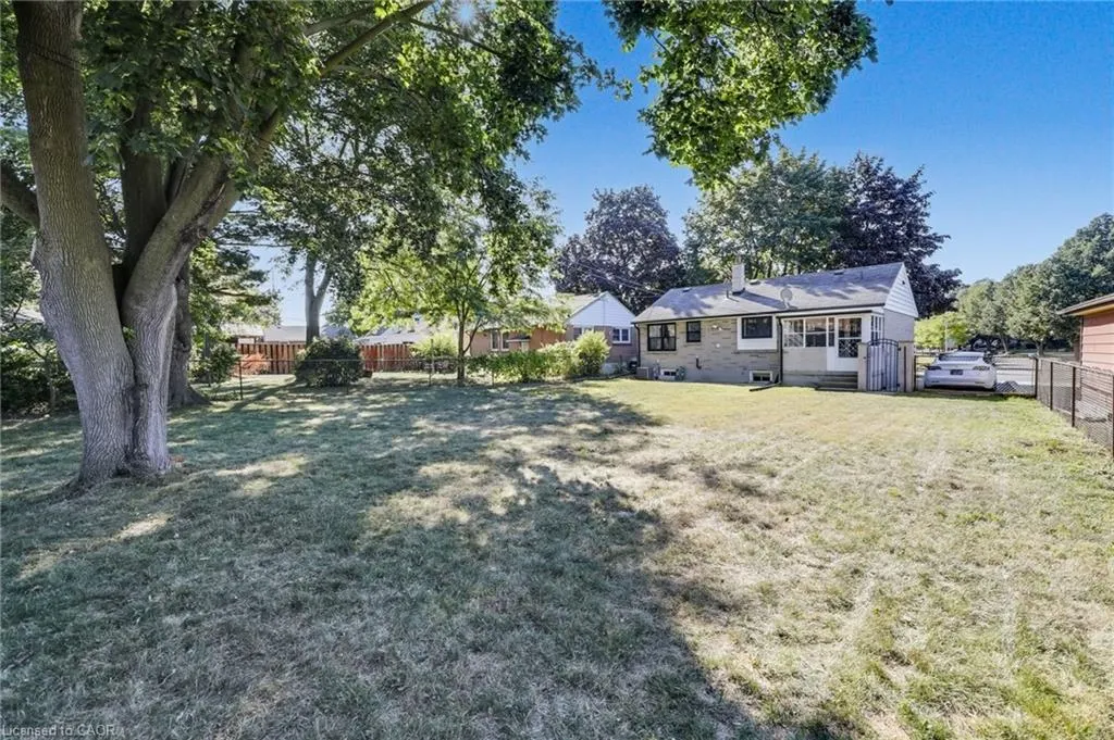 18 Tweedsmuir Avenue