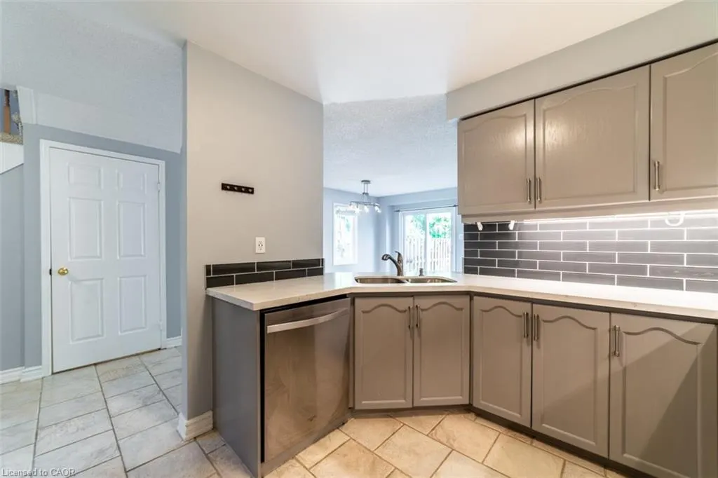 2022 Atkinson Drive, #11