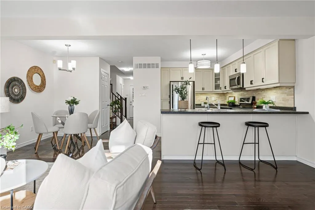 6 Upper Mercer Street, #D16