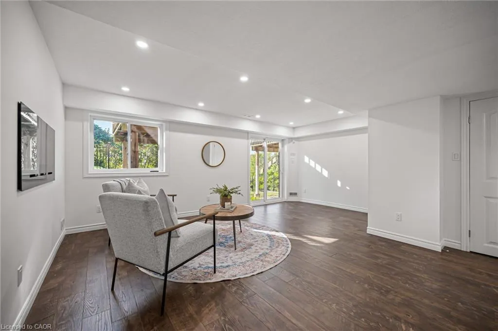 6 Upper Mercer Street, #D16