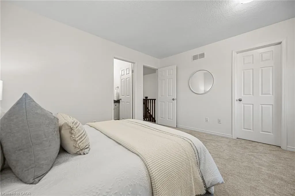 6 Upper Mercer Street, #D16