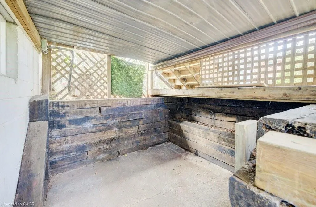 582 Chamberlain Road