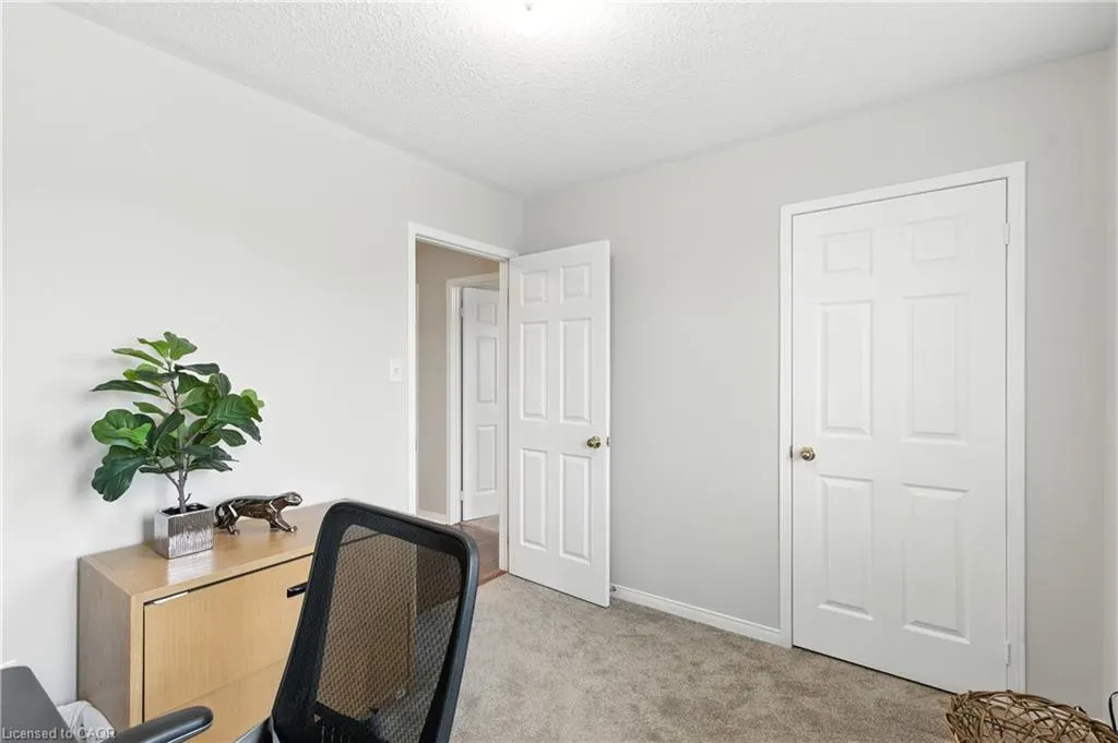 3288 Equestrian Crescent