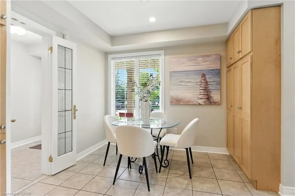 3288 Equestrian Crescent