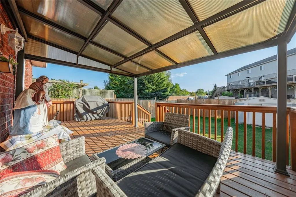81 Eastforest Trail