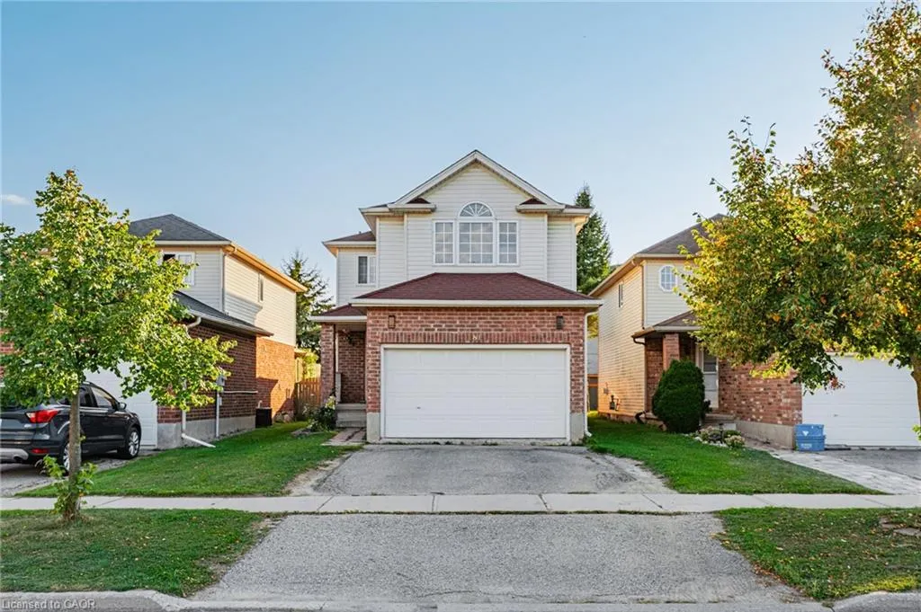 81 Eastforest Trail