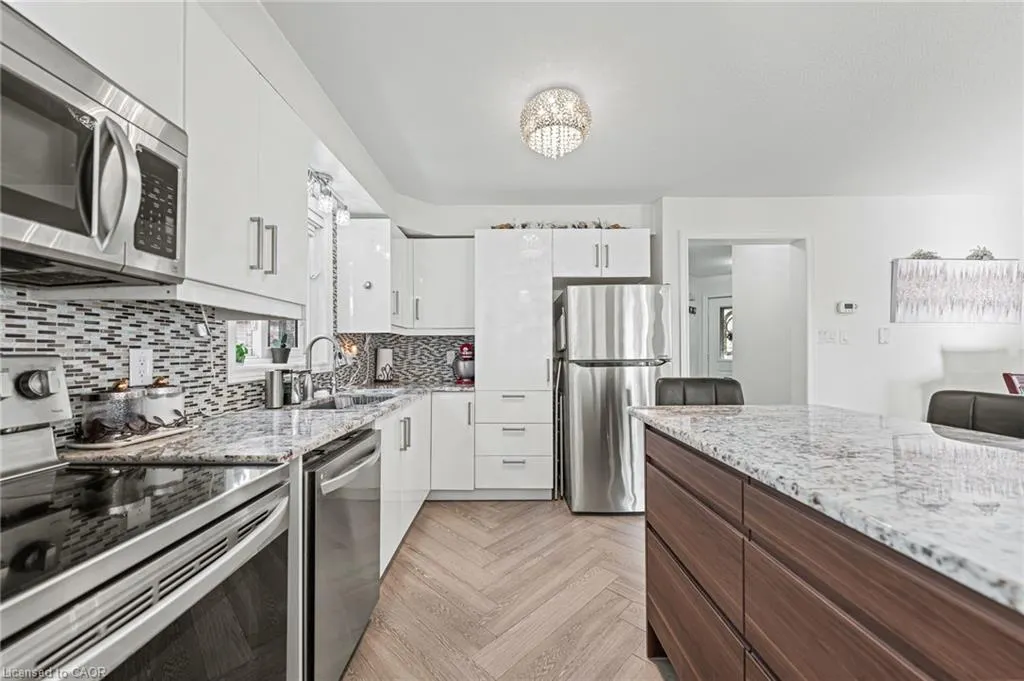 81 Eastforest Trail