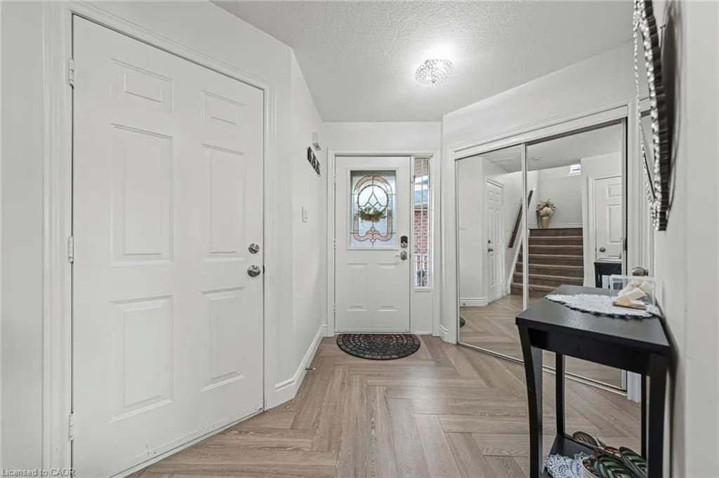 81 Eastforest Trail