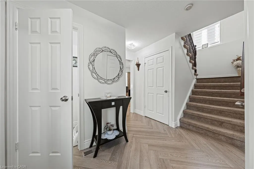 81 Eastforest Trail