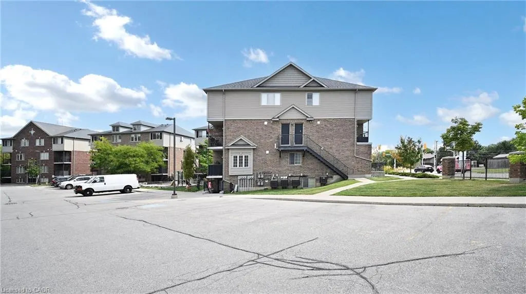 950 Highland Road W, #6