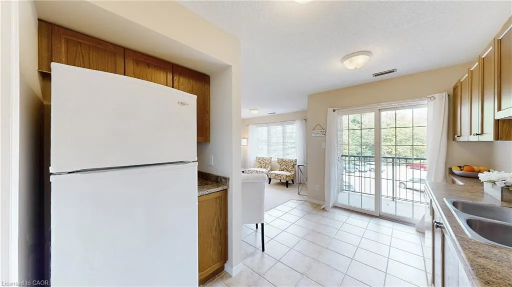 950 Highland Road W, #6