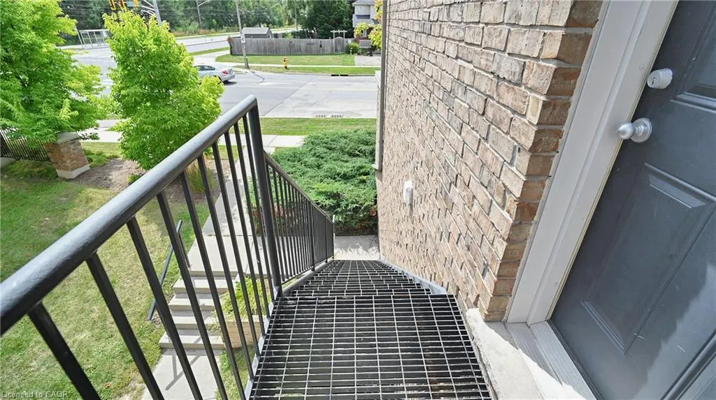 950 Highland Road W, #6
