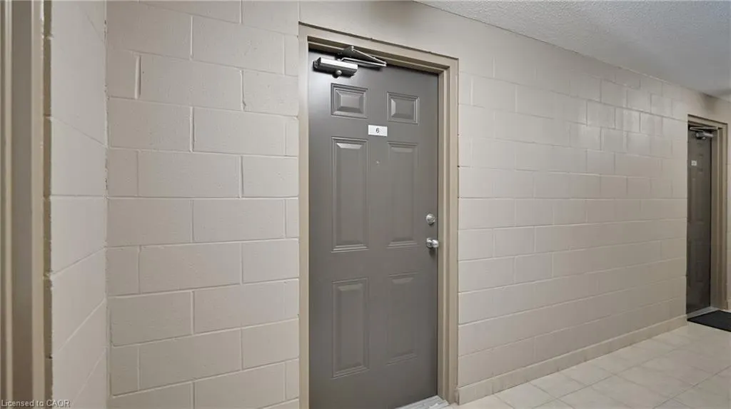 950 Highland Road W, #6