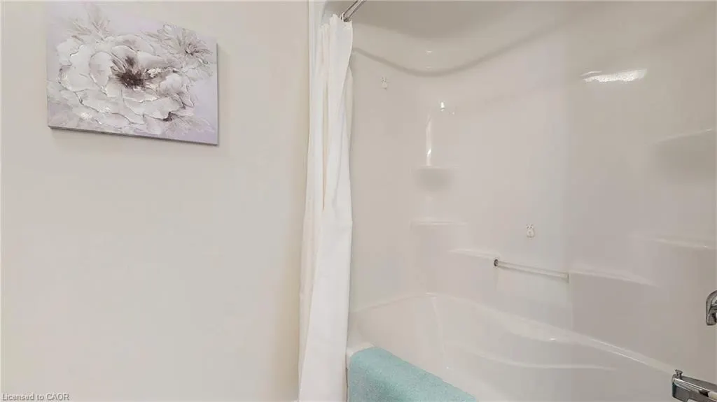 950 Highland Road W, ##6