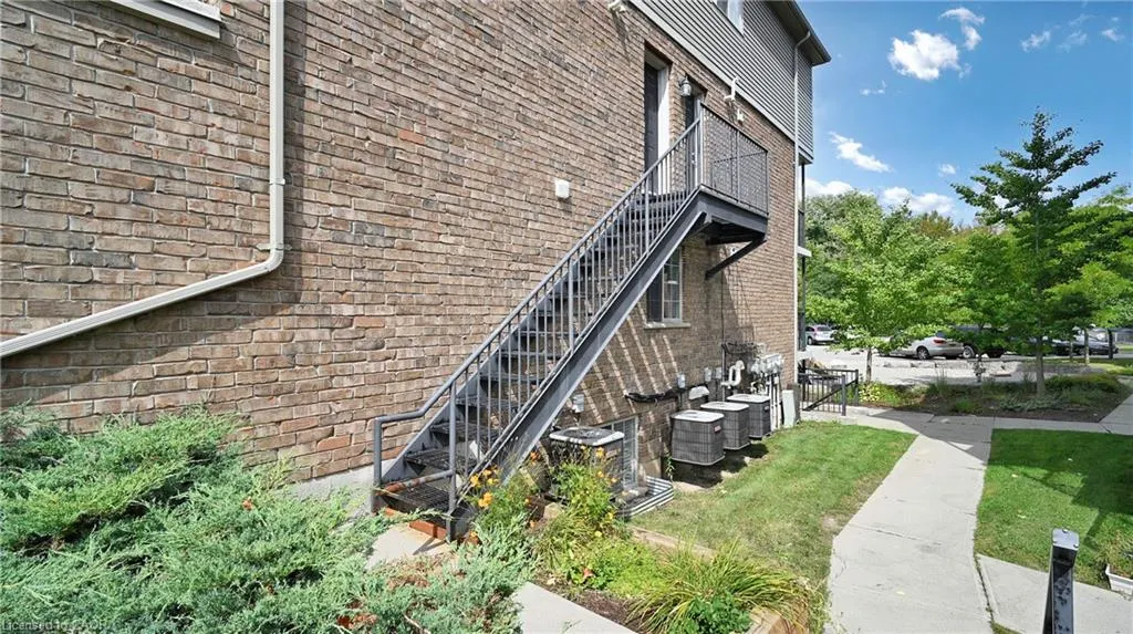 950 Highland Road W, ##6