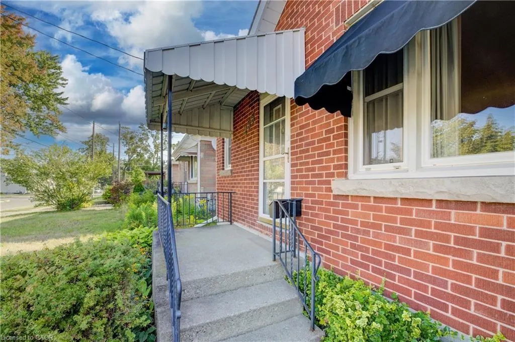 255 Grand Street