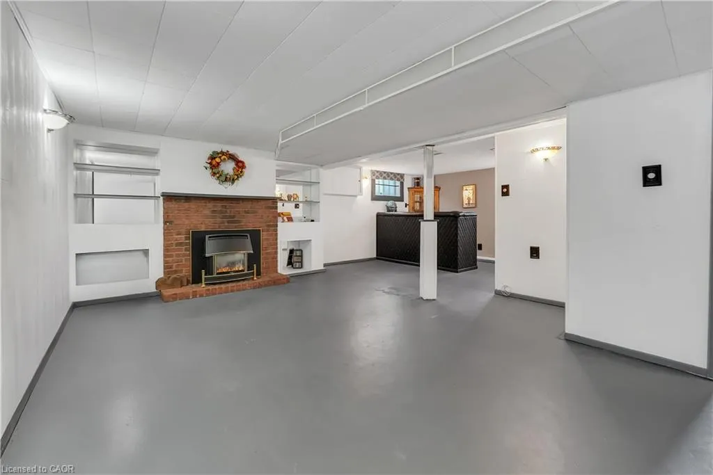 11 Riverview Drive