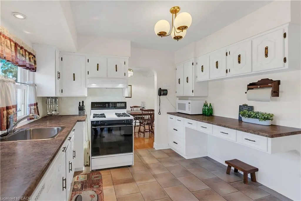 11 Riverview Drive