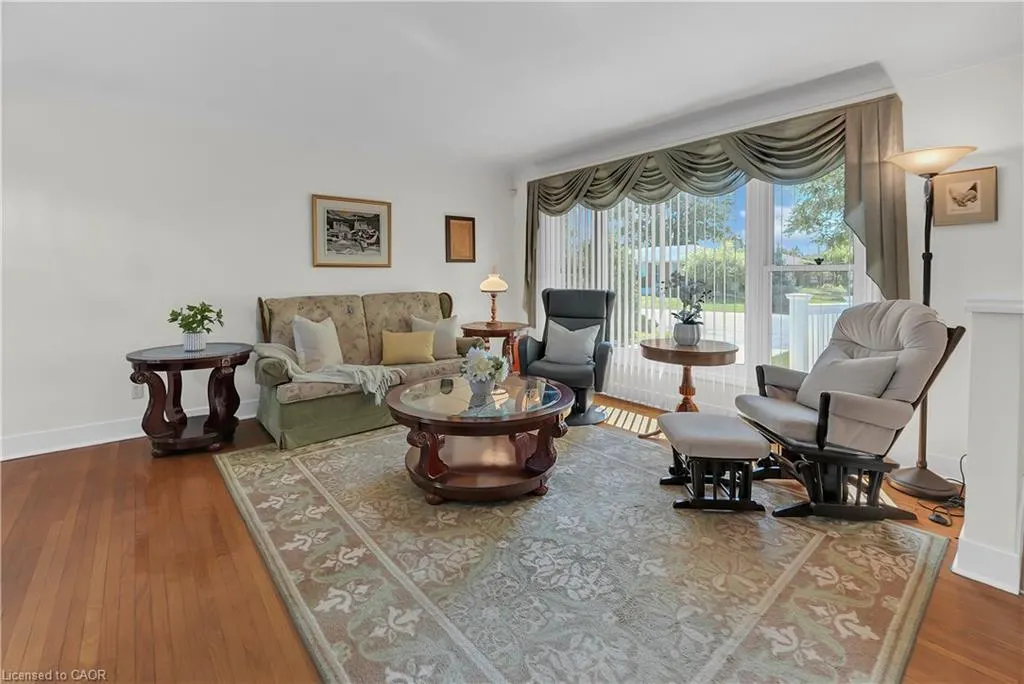 11 Riverview Drive