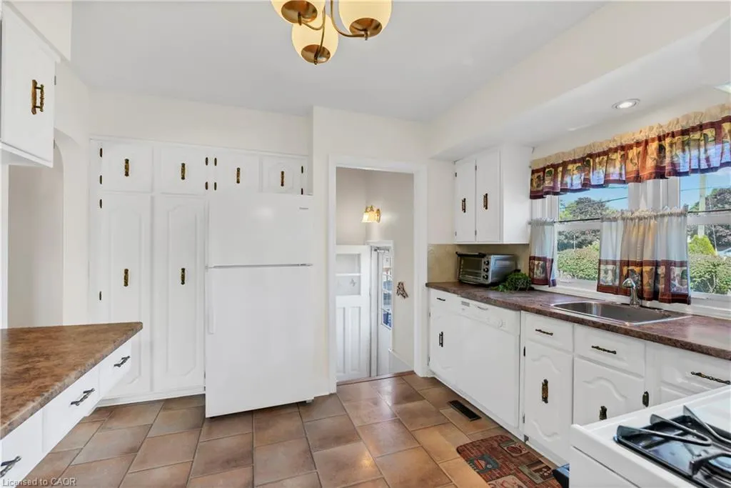 11 Riverview Drive