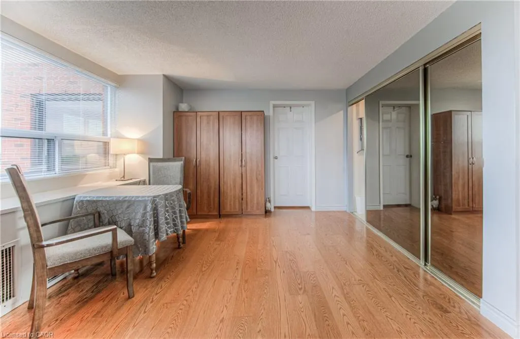 20 Ellen Street E, #611