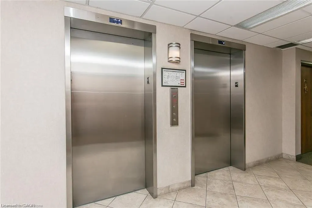 20 Ellen Street E, #611