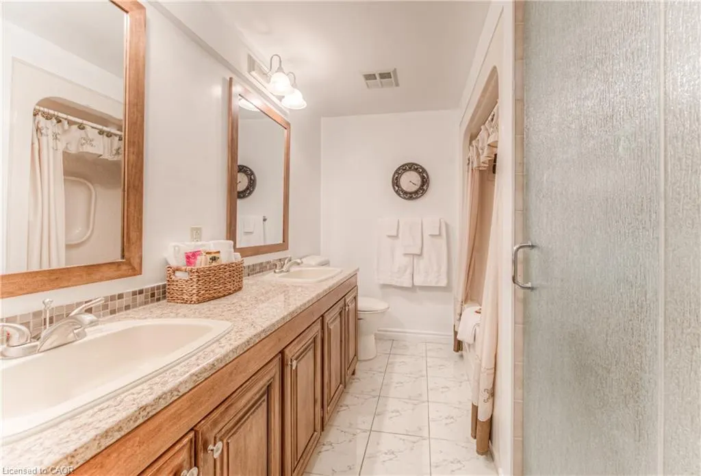 20 Ellen Street E, #611
