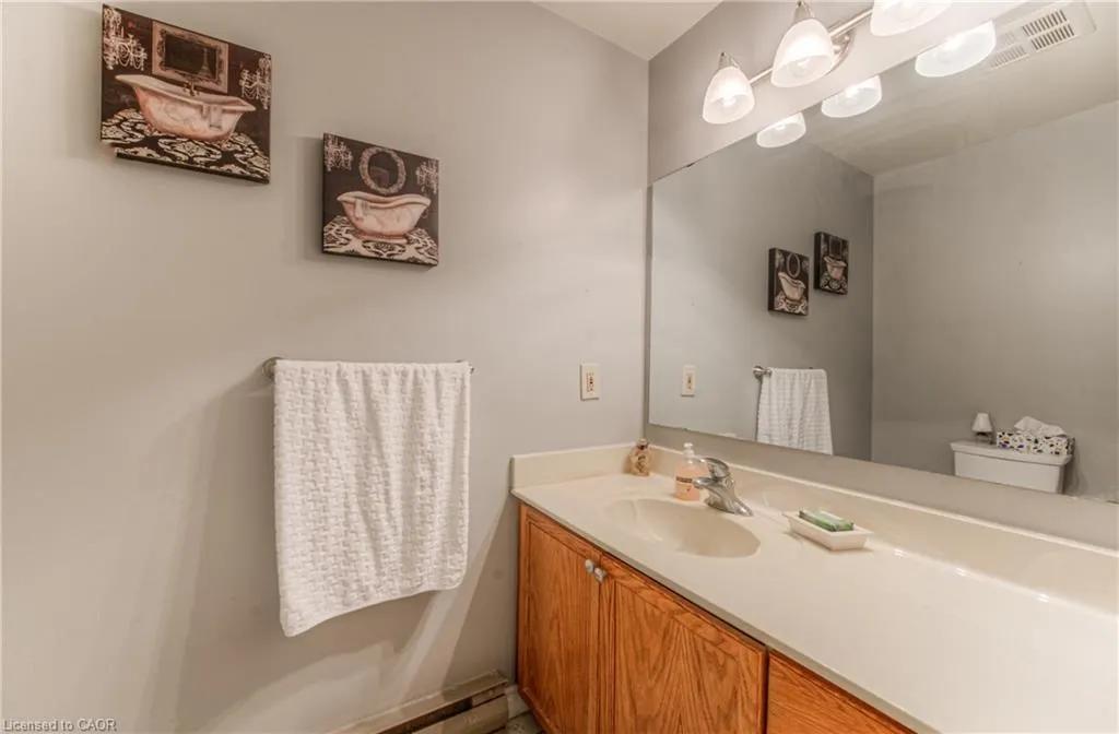 20 Ellen Street E, #611