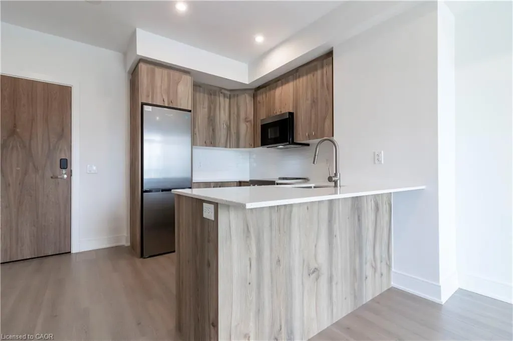 25 Wellington Street S, #1111