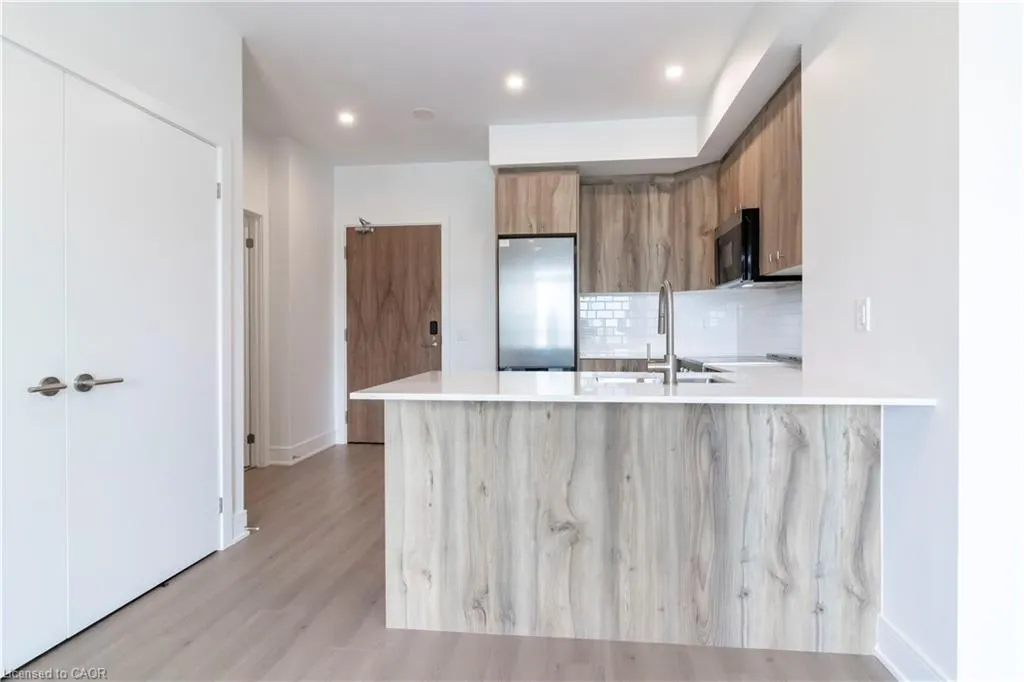 25 Wellington Street S, #1111
