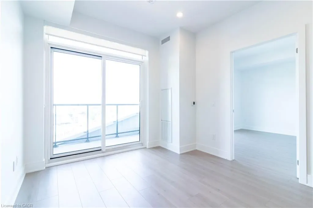 25 Wellington Street S, #1111