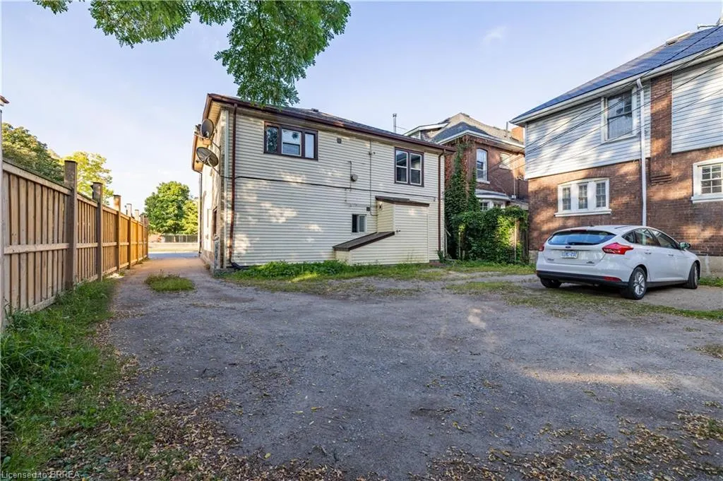 113 Brant Avenue