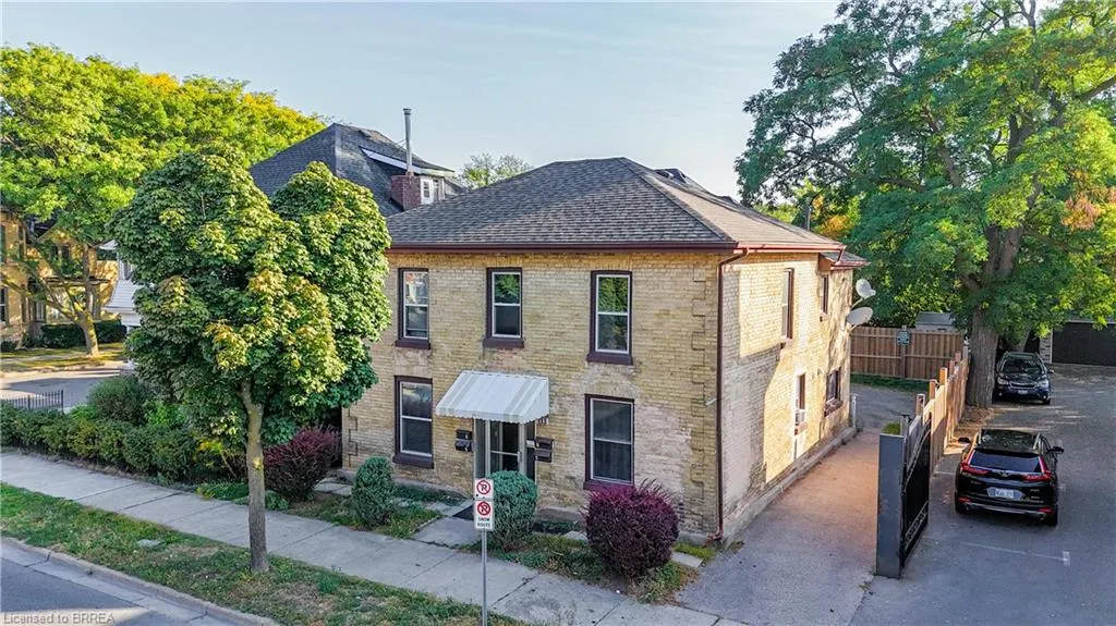 113 Brant Avenue