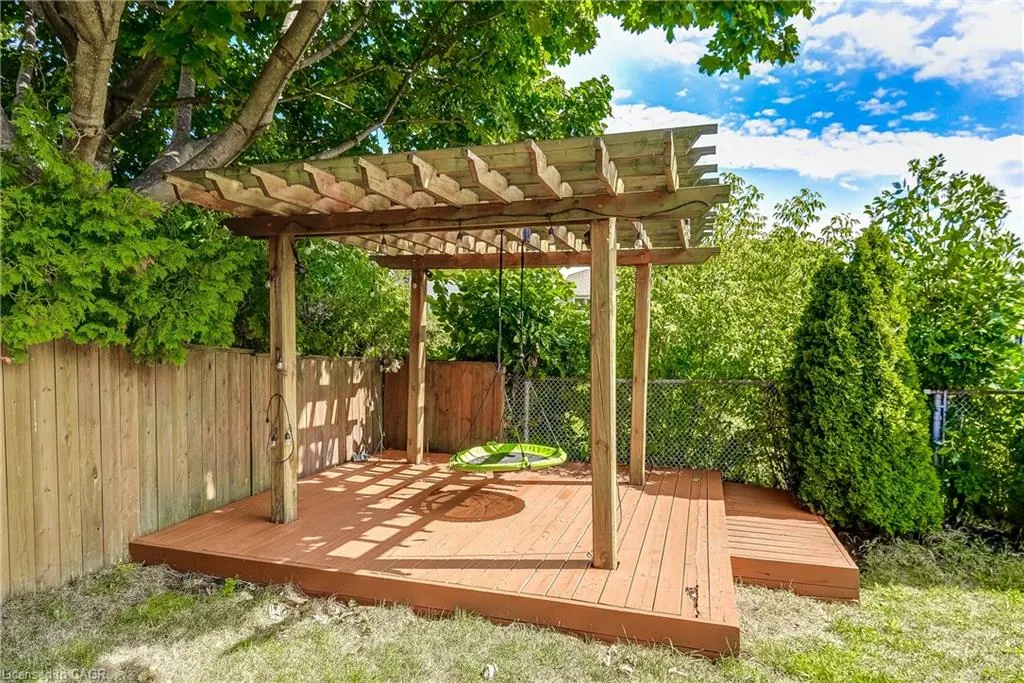 2212 Melissa Crescent