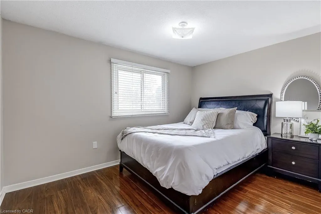 2212 Melissa Crescent