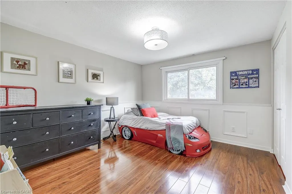 2212 Melissa Crescent